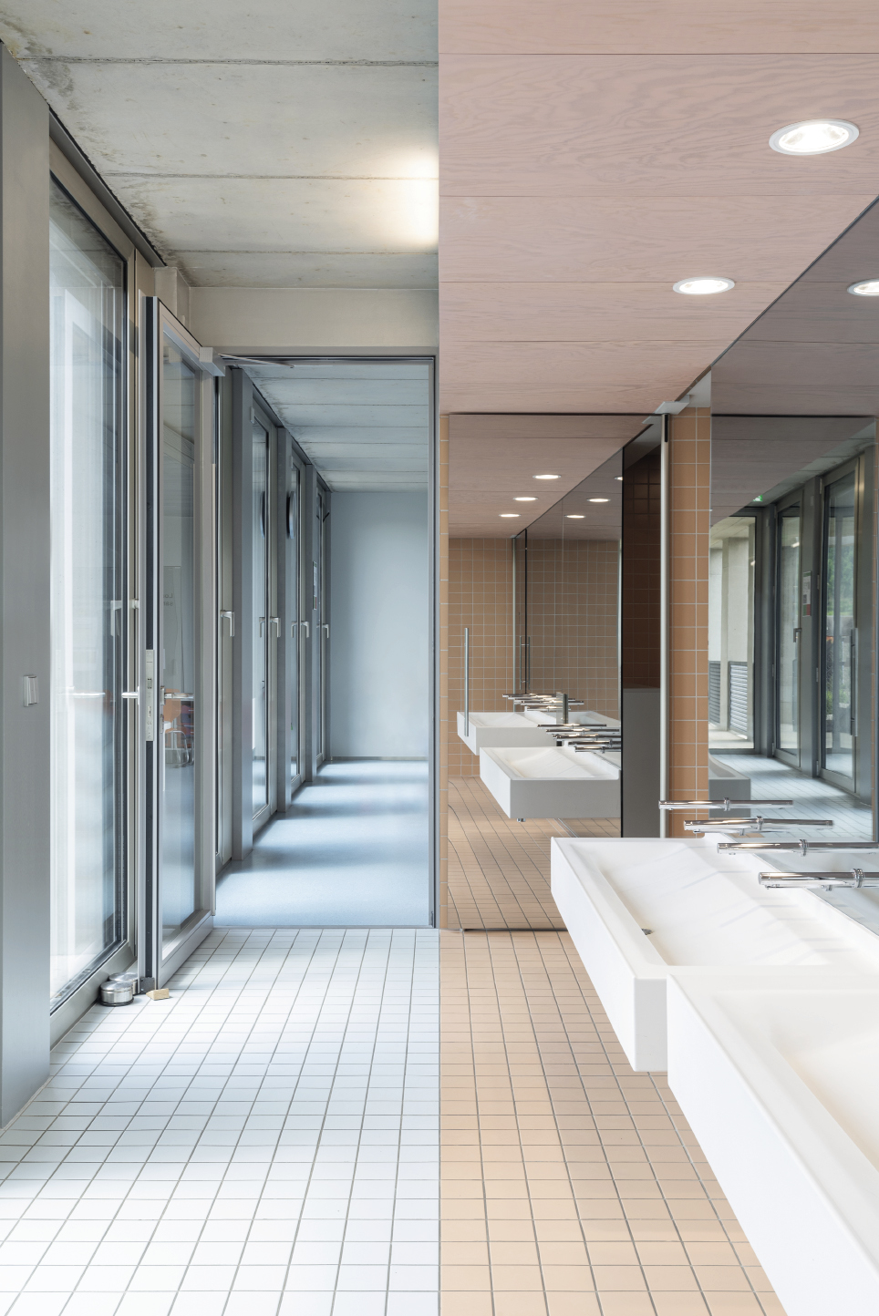 MEDIK: The architectural expression is reduced to a minimum, to leave nothing but a well-paced structural framework reassure visitors and users. An ambition governs the project and becomes the dominant mantra: do as little as possible but the best possible. 2001 S.à R.L.