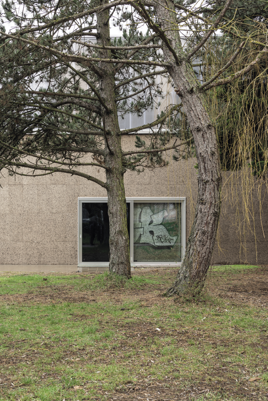 GARAGEHABITAT: A dwelling that can accommodate visitors, or ultimately family members in need of assistance. 2001 S.à R.L.