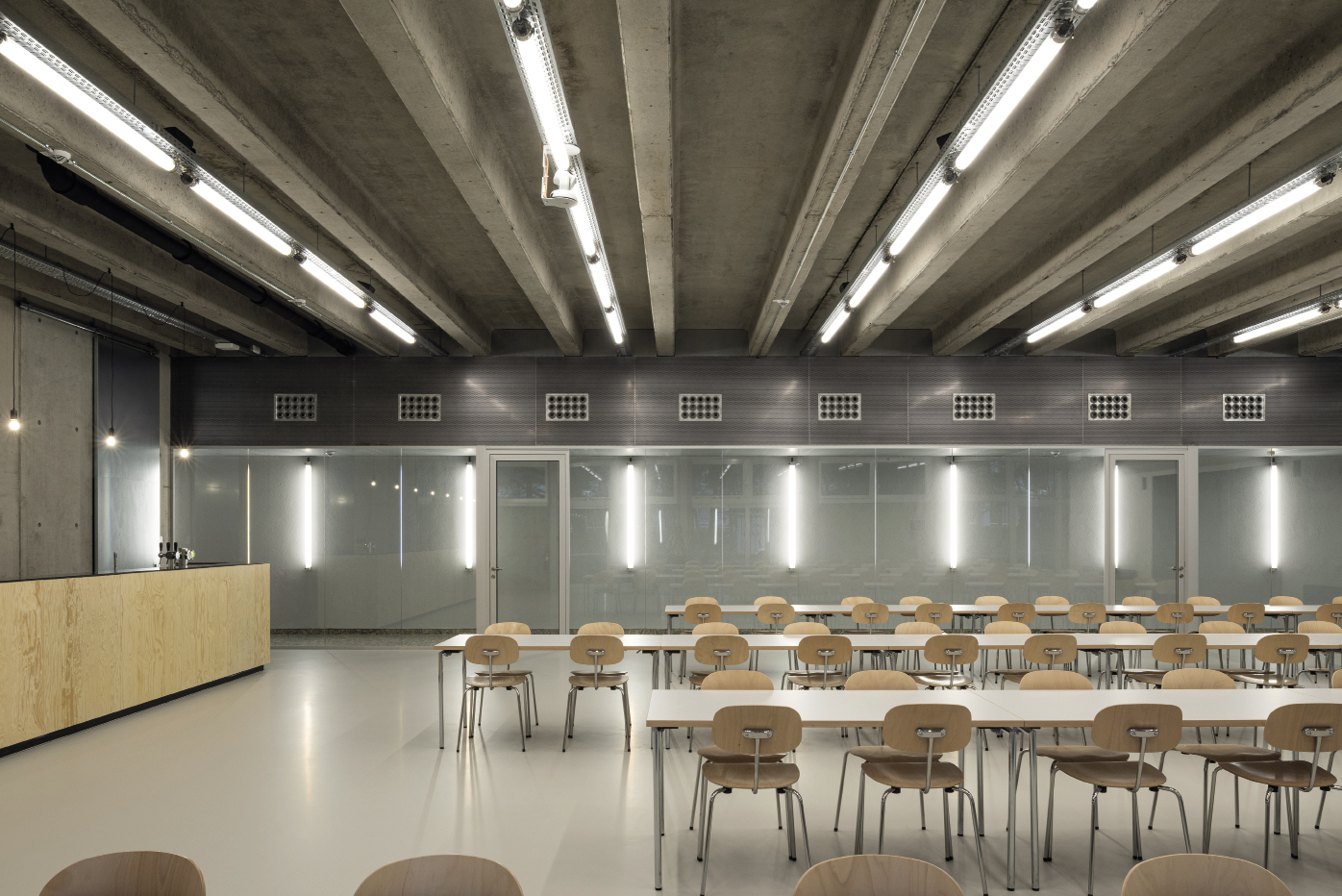 COHS: These technical installations from 1974 faced demolition due to their rigid and closed-off floorplan, outdated thermal comfort and obsolete technical equipment. 2001 S.à R.L.