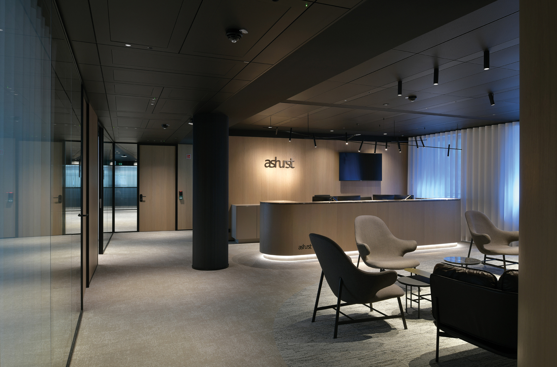 5-8 Aménagement intérieur Bureaux ASHURST LPP Luxembourg. En collaboration avec petitcarree architectes. LUZI S.à R.L. ARCHITECTURE D’INTéRIEUR