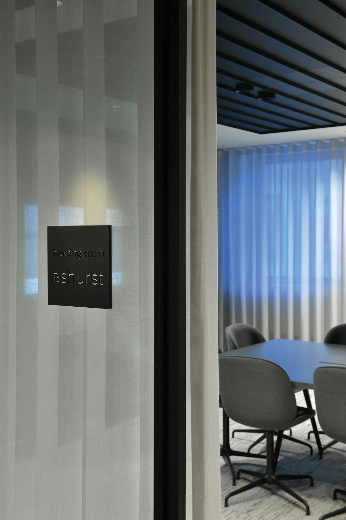 5-8 Aménagement intérieur Bureaux ASHURST LPP Luxembourg. En collaboration avec petitcarree architectes. LUZI S.à R.L. ARCHITECTURE D’INTéRIEUR