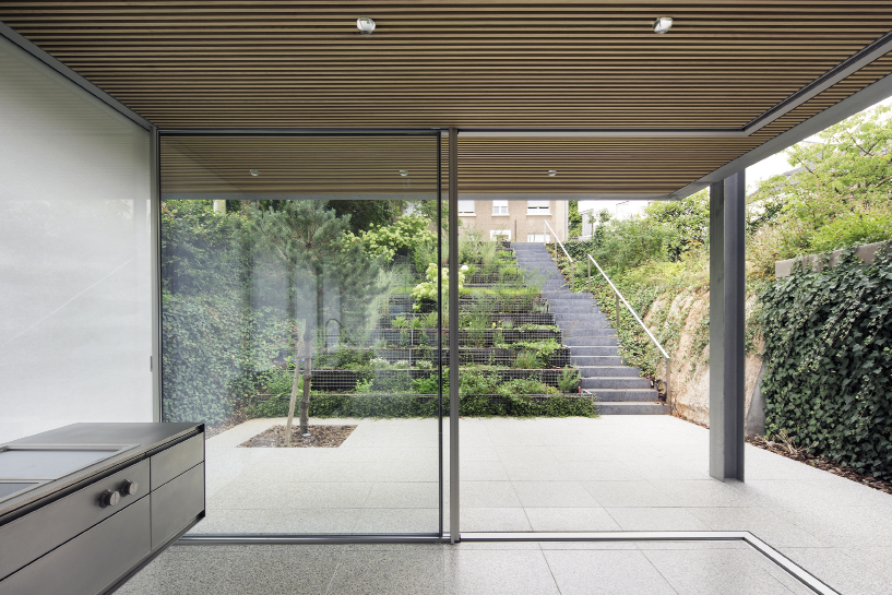 GALGEN: Like a royal square in an urban environment, this pure geometry imposes itself and articulates the adjacent conditions. 2001 S.à R.L.
