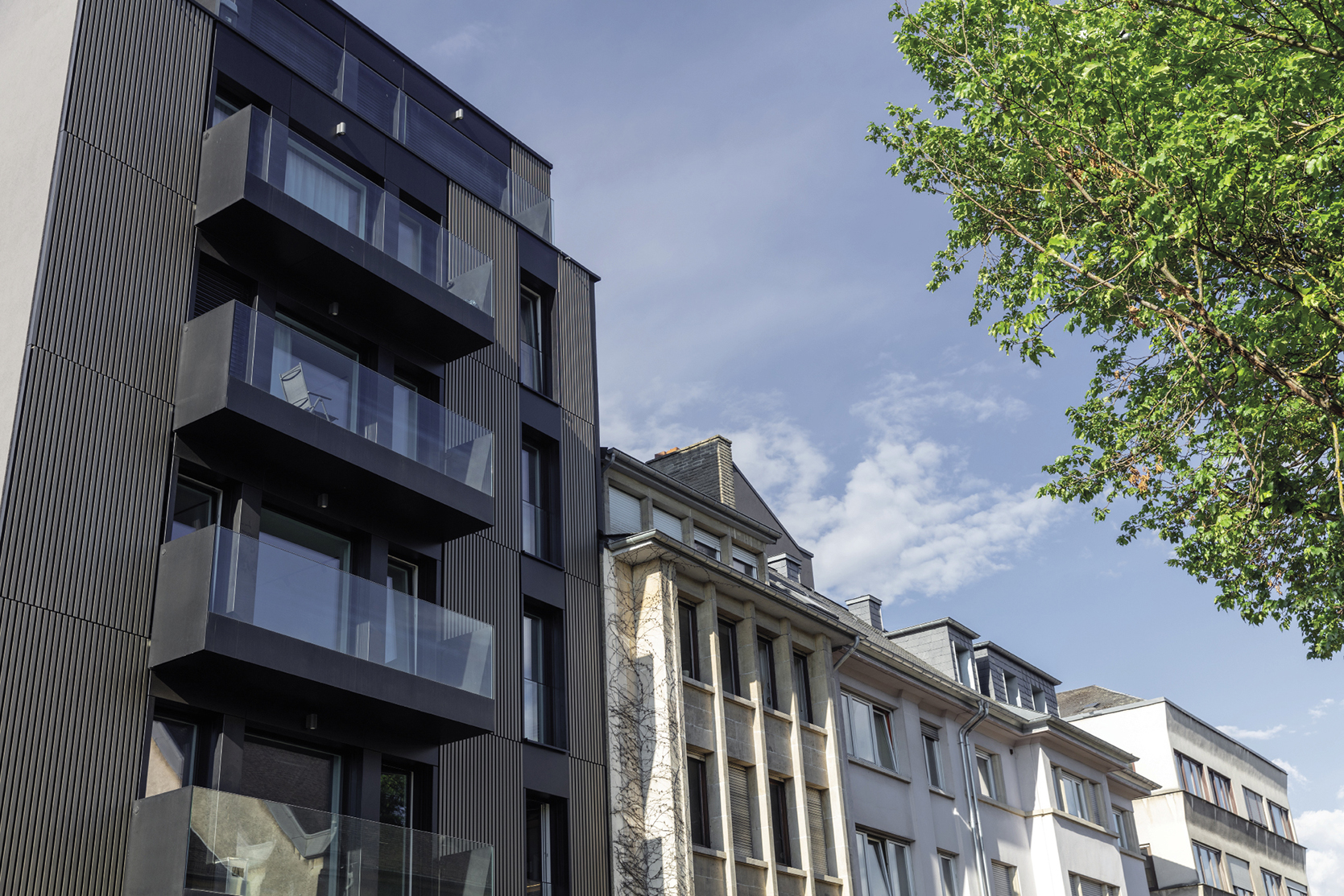 1&4 Holise MORENO ARCHITECTURE Immeuble mixte de bureaux/logements construit par PREFALUX à Hollerich et entièrement en bois massif/ lamellé collé de 5 étages en classe énergétique AAA. DAL ZOTTO & ASSOCIES S.à R.L.
